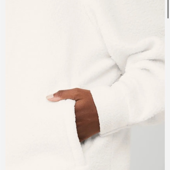 Alo micro Sherpa shacket ivory - pilling and natural wear and tear - Picture 7 of 7